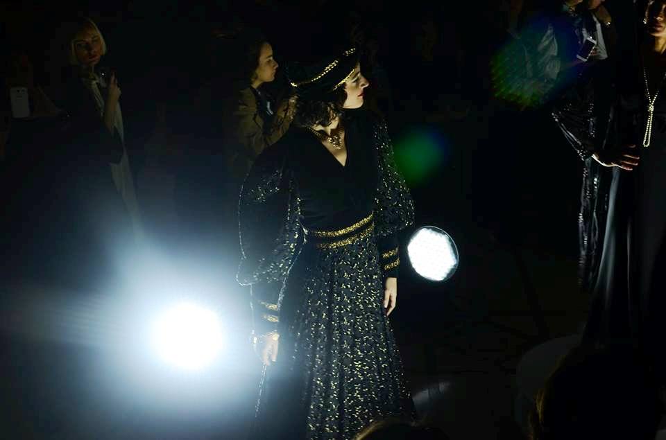 Sukhishvili ensemble dancers open Tbilisi Fashion Week in extraordinary costumes geotv.ge